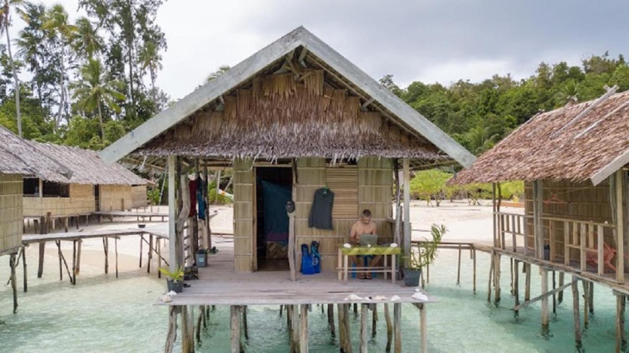 Nus Homestay Raja Ampat Kri Екстер'єр фото